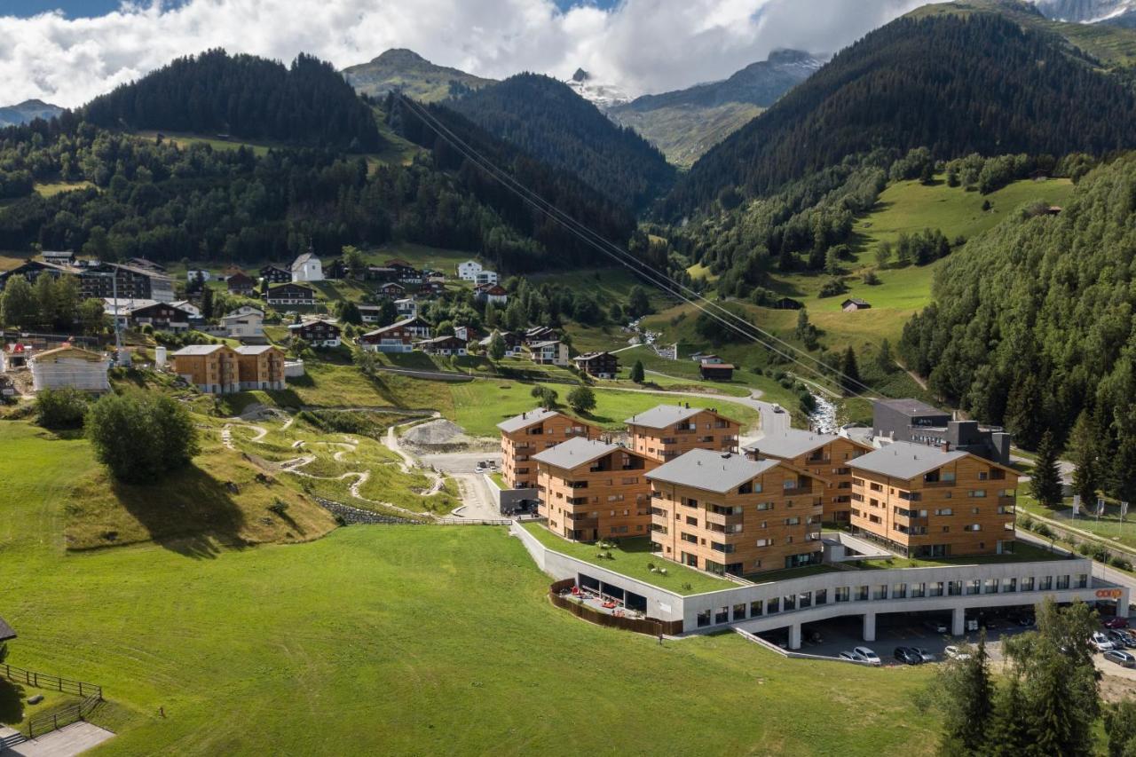 Catrina Hostel Disentis Esterno foto